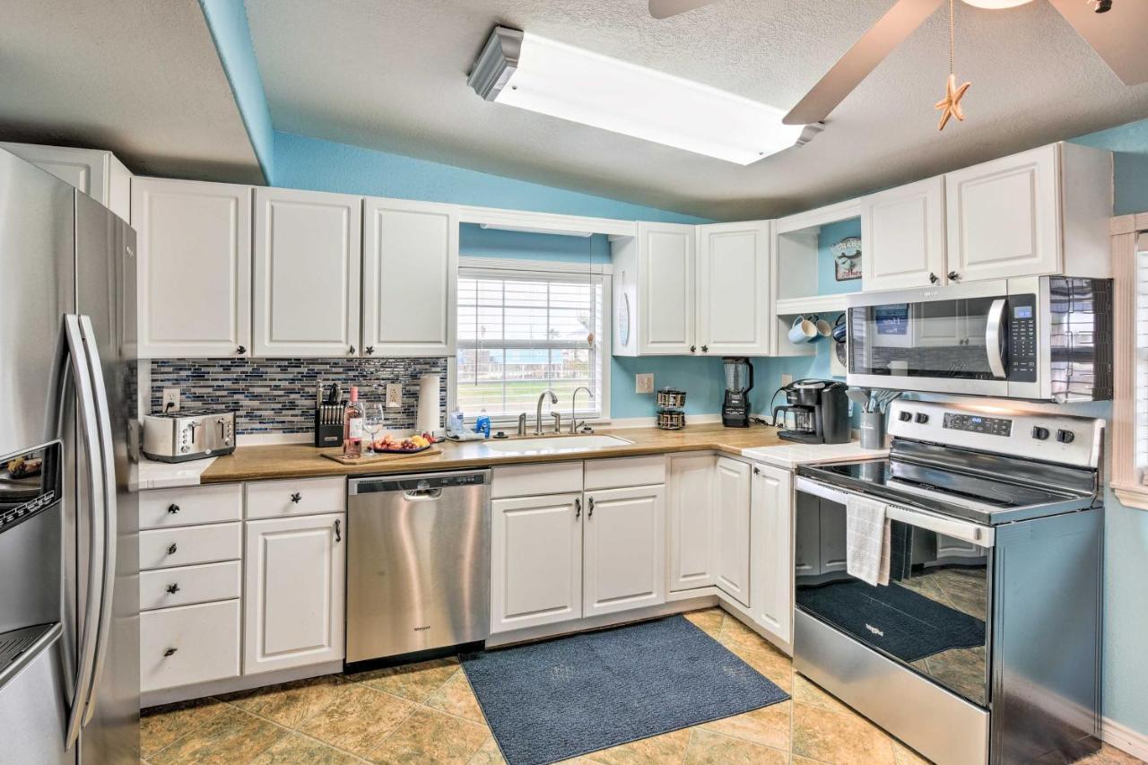 Surfside Beach Gem With Deck - 1 Block To Shore! Freeport Exterior foto